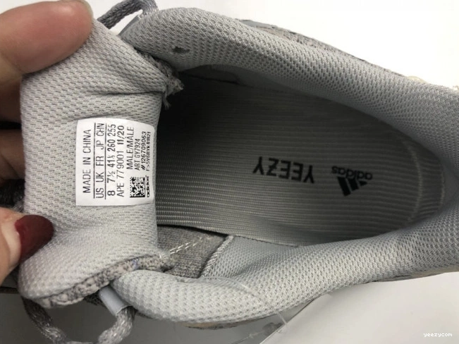 Yeezy Cream 700 Adidas GY7924 V2 Cream Boost 1012